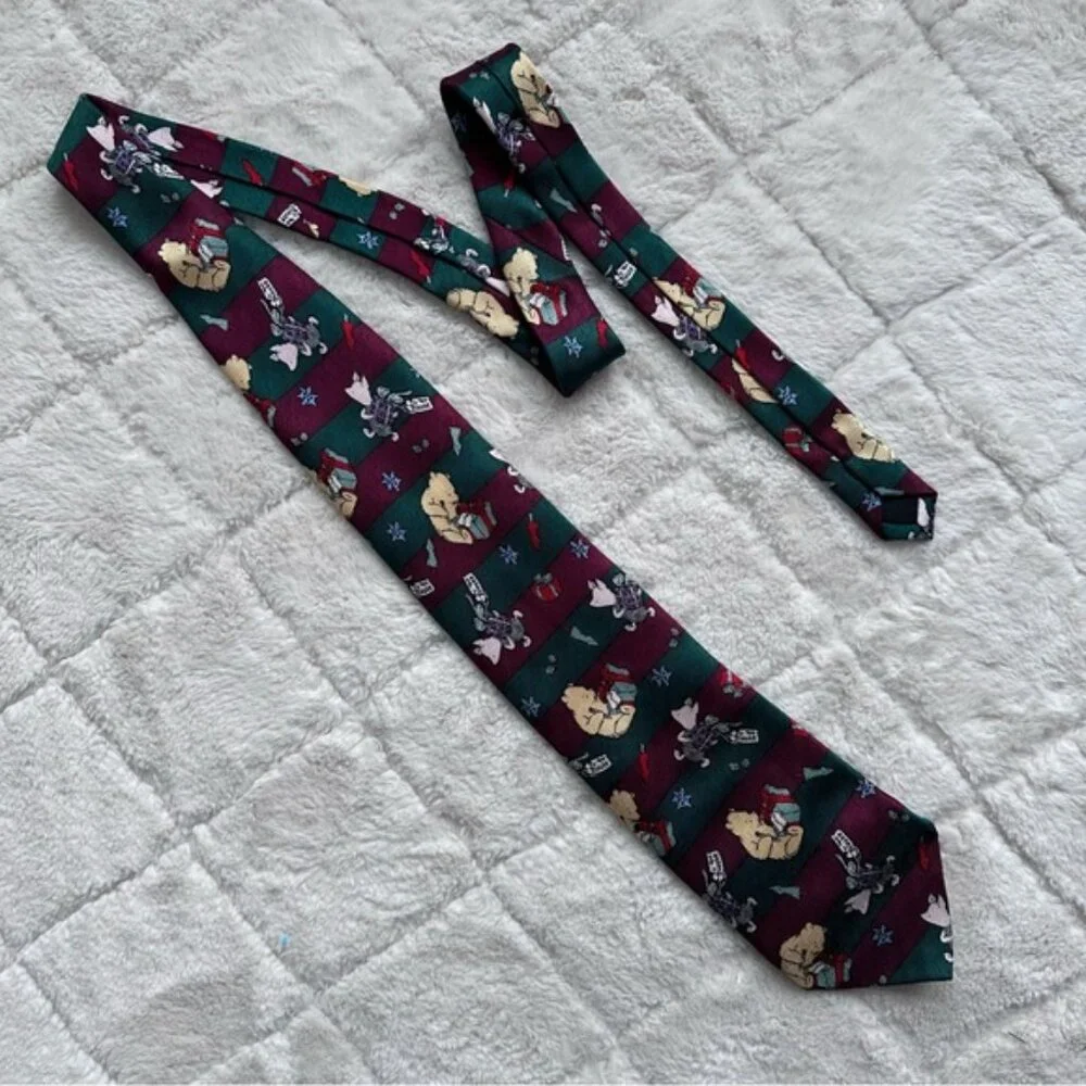 Disney | Classic Winnie the Pooh “Christmas Tie”